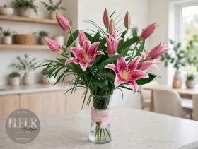 Lily Vase Pink