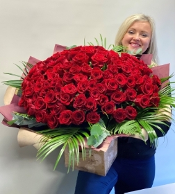 100 Ultimate Rose Bouquet